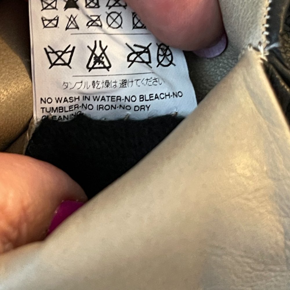 Worn once D&G gloves black leather size 7 - Picture 12 of 15
